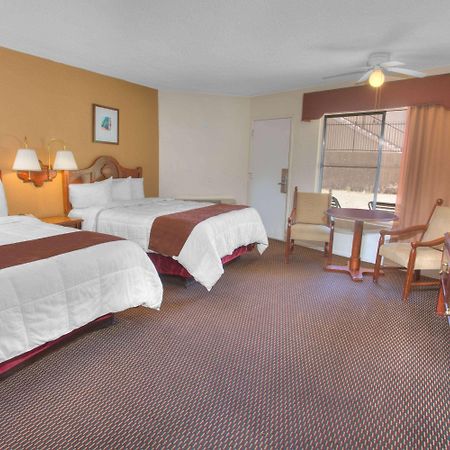 Travelodge Inn & Suites By Wyndham Yucca Valley/Joshua Tree Eksteriør bilde