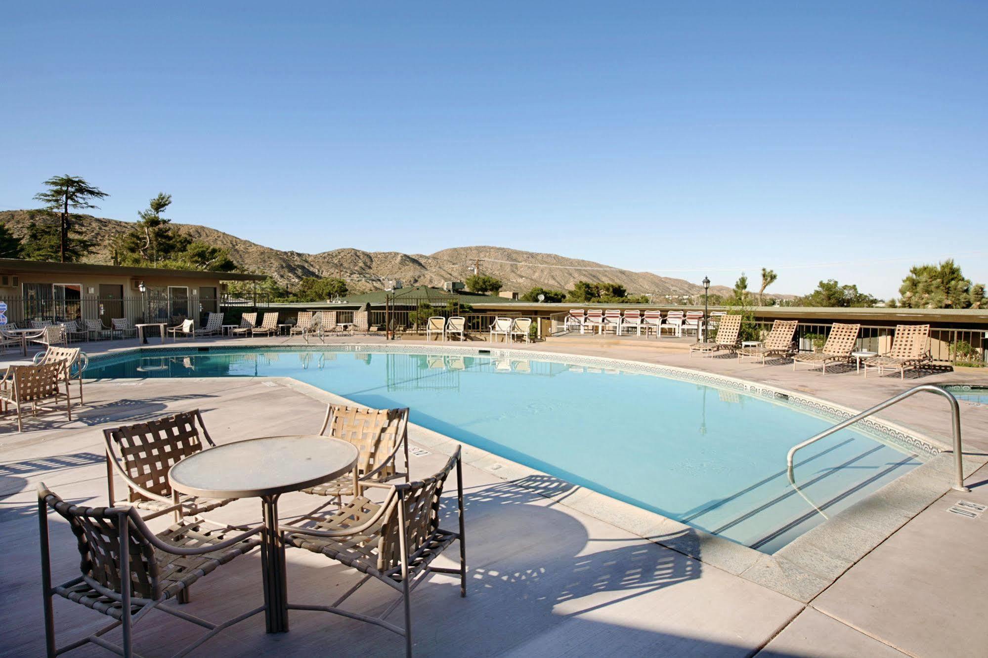 Travelodge Inn & Suites By Wyndham Yucca Valley/Joshua Tree Eksteriør bilde